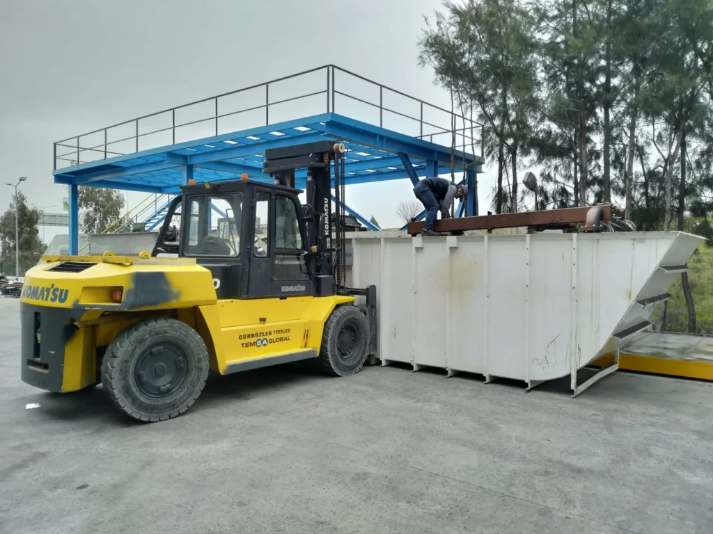 Gürbüzler ağır tonajlı forklift çelik konstrüksiyon taşıyor