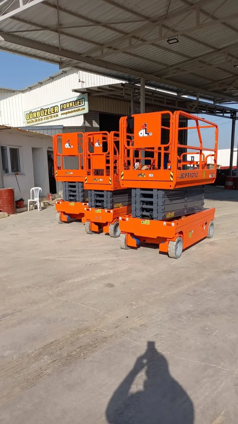 Sıralanmış manlift makaslı platformlar